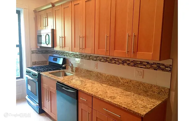 Rented by Douglas Elliman | media 23