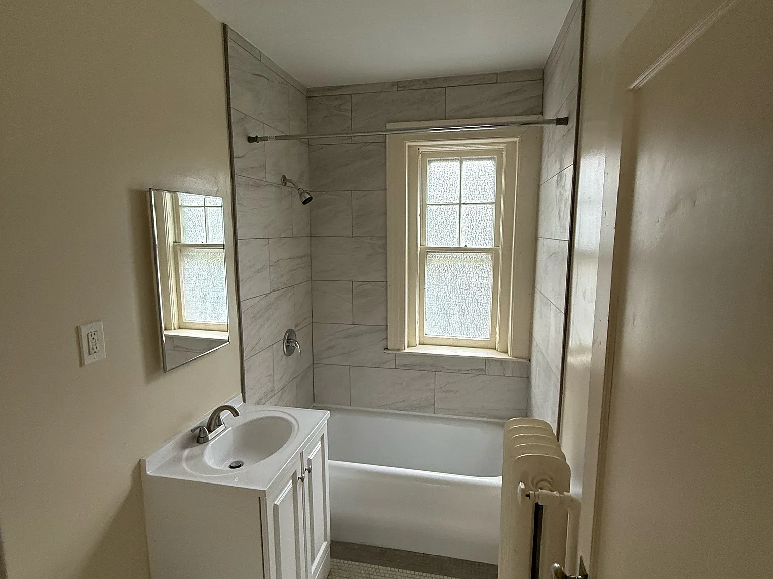 1 bed, $1,075 — Photo 3