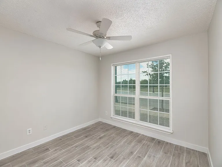 Country Living Apartments — Photo 15