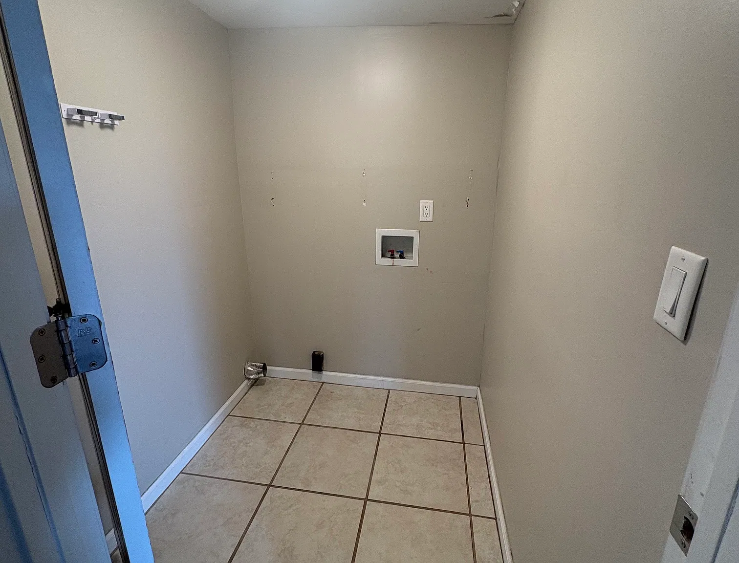 3 bed 1 bath - Great location! — Photo 3