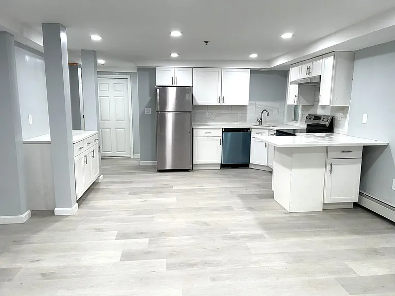 40 Plymouth St #3 — Photo 1