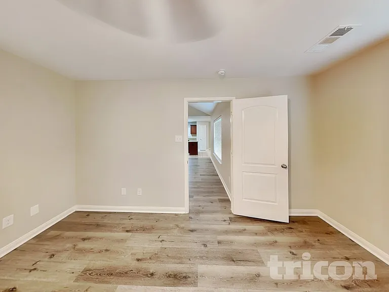 100 Rebel Rd — Photo 11