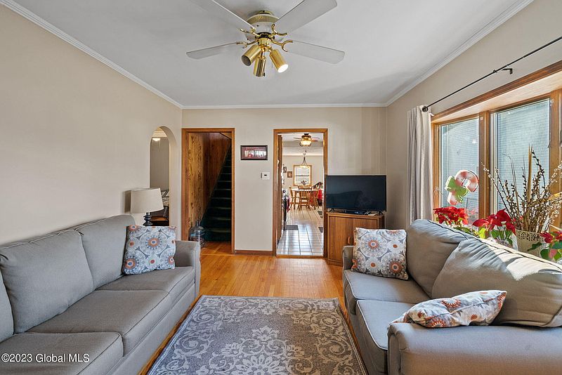 5th image of 2118 Pinelawn Avenue