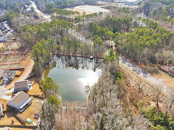 4th image of 212 Village View Way