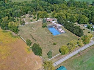 5563 Spring Creek Rd, Three Oaks, MI 49128