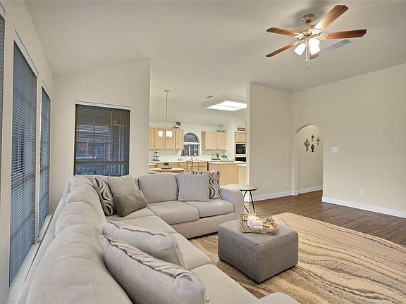 3rd image of 7513 Kingston Dr