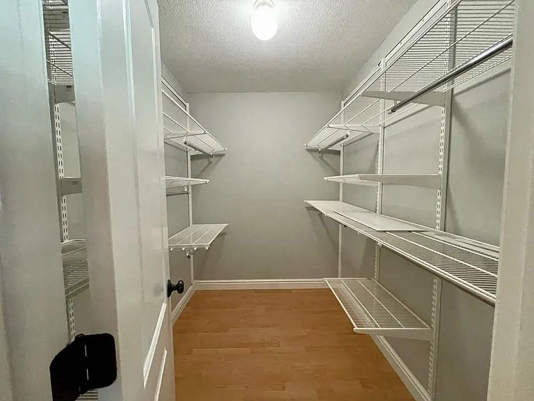 2416 W Chicago Ave — Photo 25