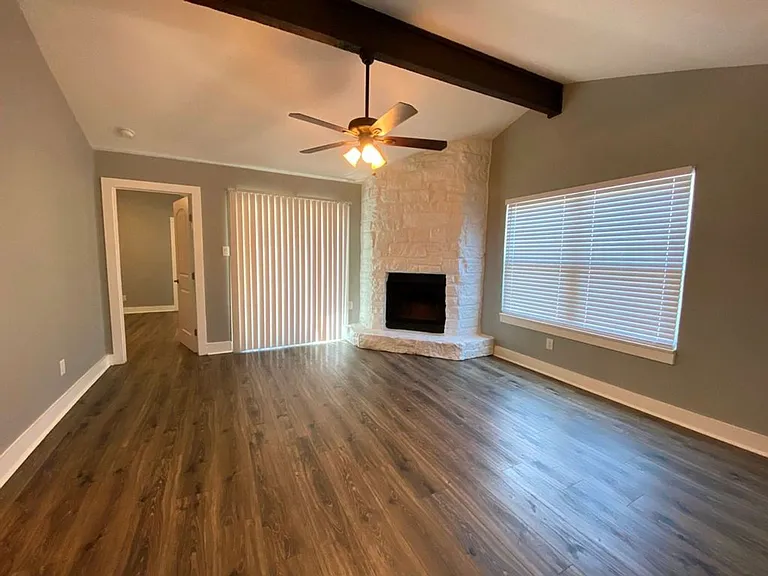 3411 Lynridge Dr — Photo 12