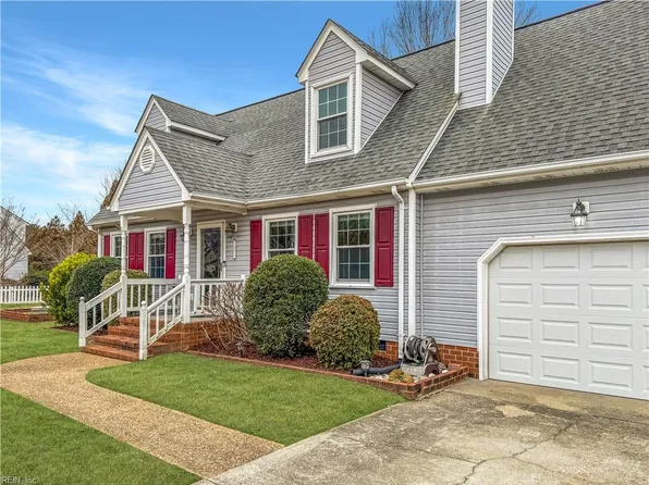 7971 Laura Ann Ln, Hayes, VA 23072