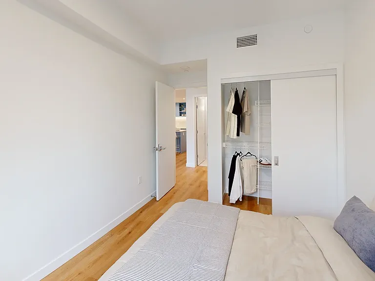 9516 University Cres — Photo 55