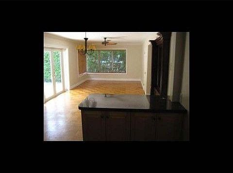 5th image of 1511 Robbia Ave