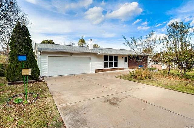 1st image of 11927 Barkman Dr