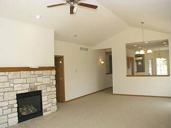 3rd image of 272 Lower Woodford Cir