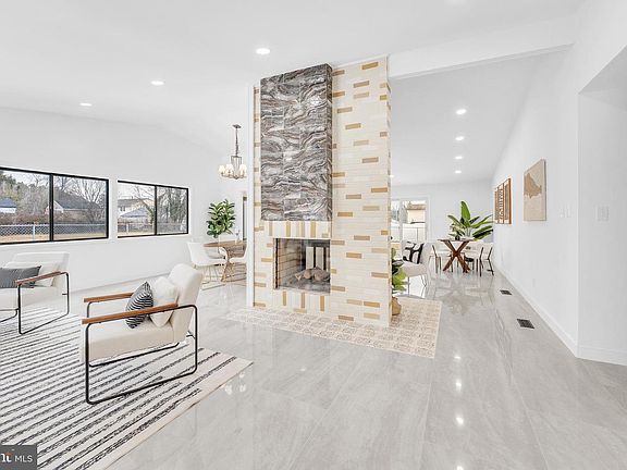 4th image of 552 Four Mile Branch Rd