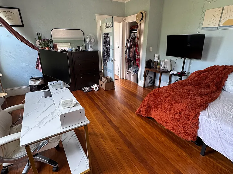 270 Washington St #5 — Photo 6