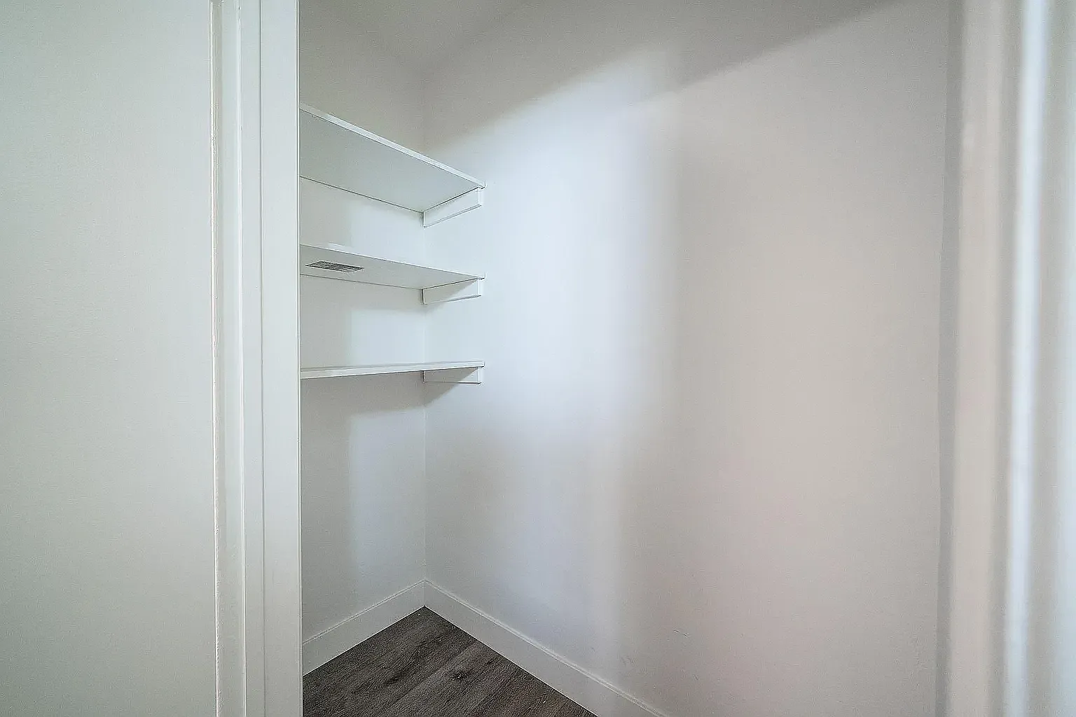 Studio, $1,200 — Photo 4