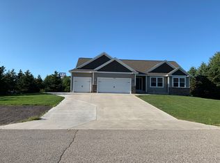 3098 Pinewood Ln, Muskegon, MI 49444