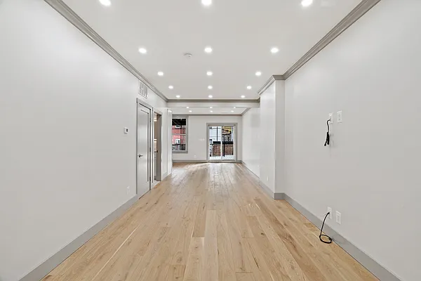 Rented by Compass | media 55