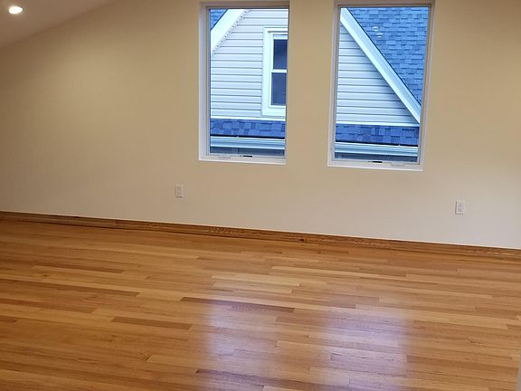 2nd image of 930 E 78th St Floor 2