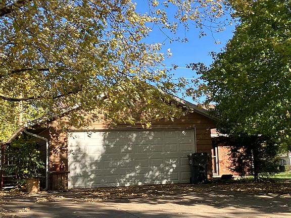 2nd image of 61 Old Trail Dr