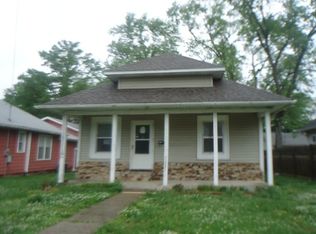 18 College St, Harrisburg, IL 62946