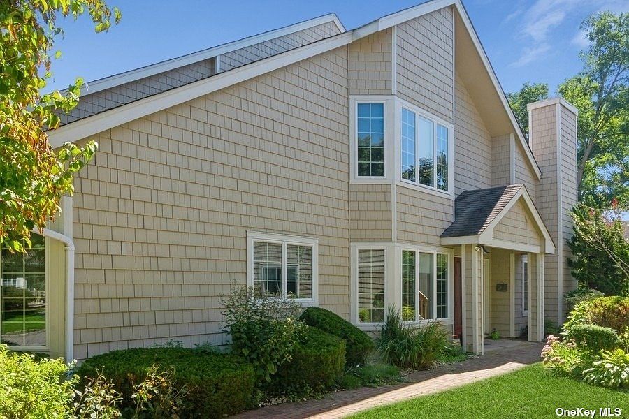 1st image of 16 Pleasant Ln #16