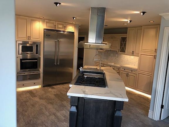 2nd image of 10 Eugenia Way