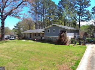 100 Cumberland Dr, Rex, GA 30273