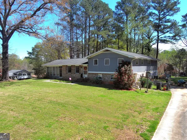 100 Cumberland Dr, Rex, GA 30273