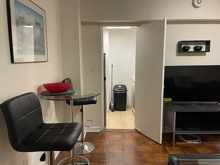 2141 I St NW #405 — Photo 11