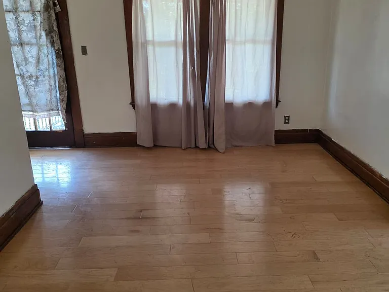2256 Whitney Ave #2-1 — Photo 5