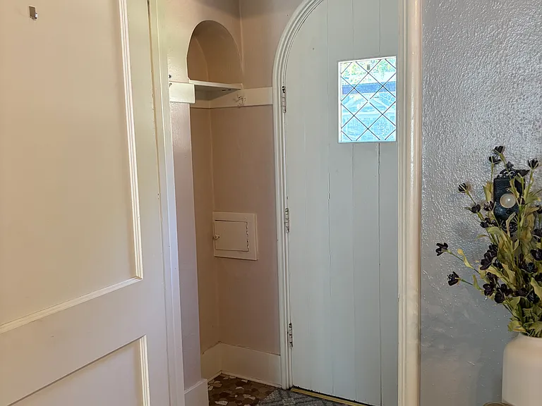 4519 Woolworth Ave — Photo 43