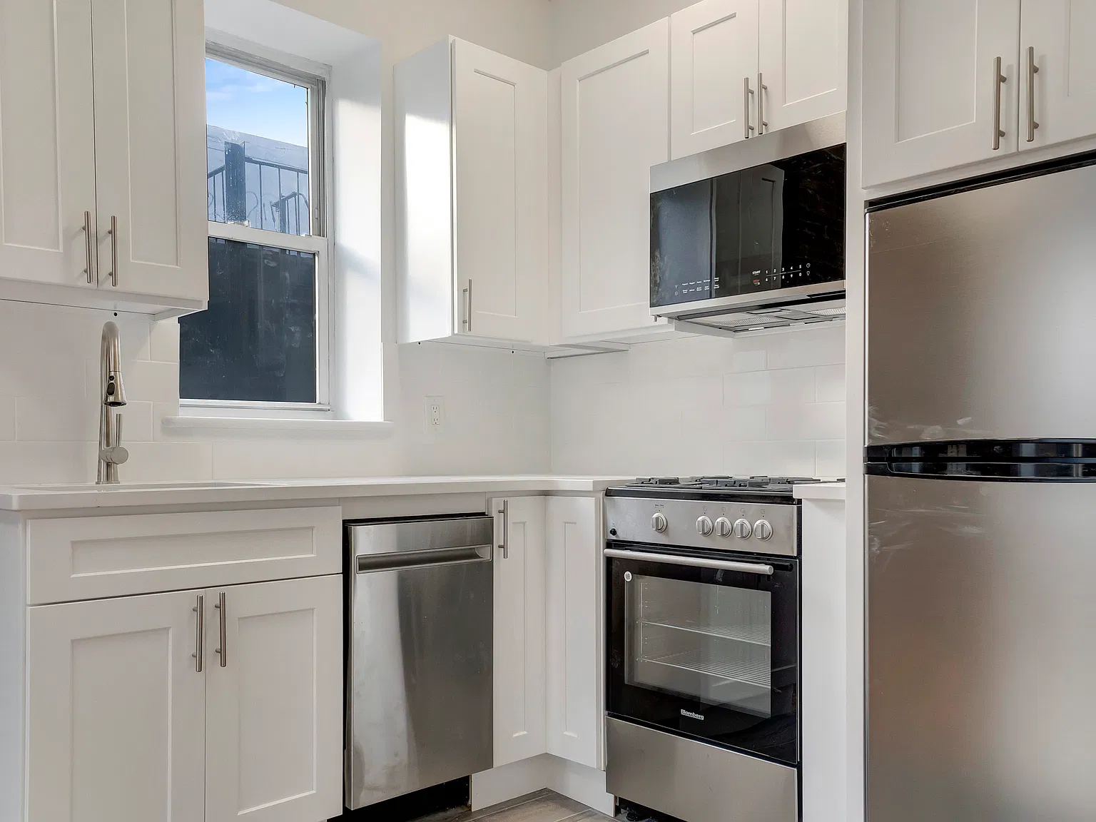 364 West 51st Street — Photo 2
