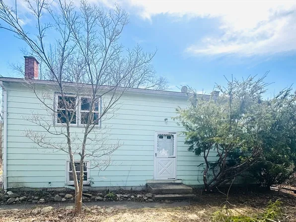 16 Sandrah Dr, Orange, MA 01364