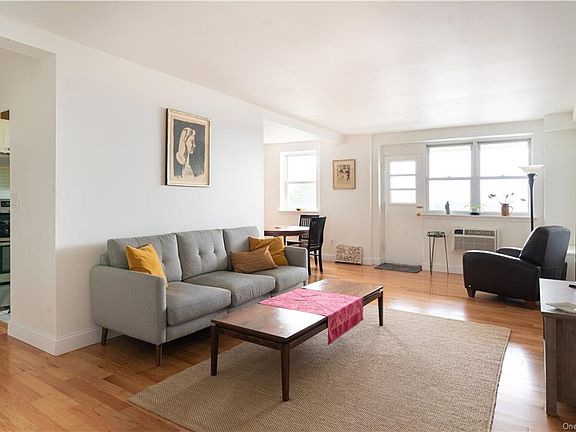 2nd image of 377 N Broadway APT 606