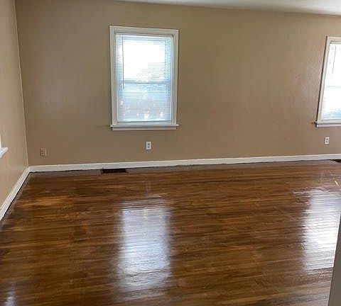 3rd image of 1114 Northdale Ave