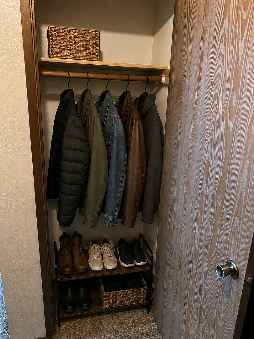 Move-In Ready With Updated Floors You'll Love! — Photo 4