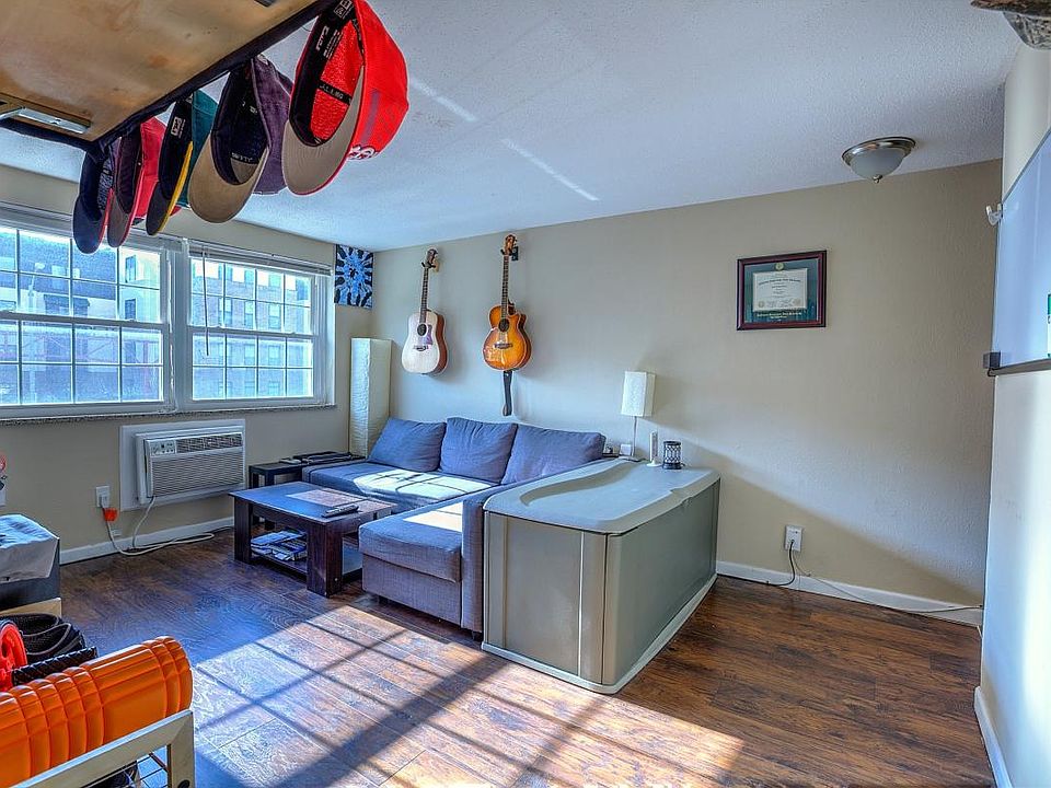 1st image of 4048 W Pine Blvd