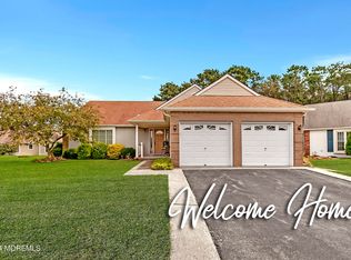 12 Westgate Ct, Toms River, NJ