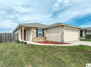 100 Jim Dandy Dr, Elgin, TX 78621