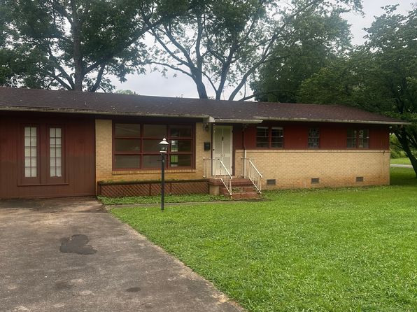 303 Kansas Ave