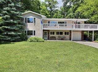 N30W28979 W Lakeside Dr, Pewaukee, WI 53072