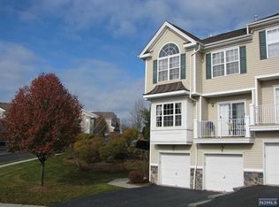 132 Summit Rdg #13-2, Pompton Lakes, NJ 07442