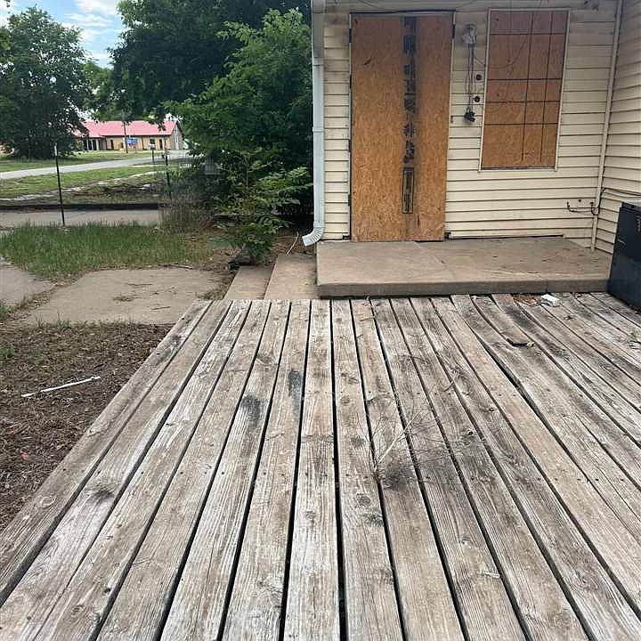 2nd image of 223 Eaton Ave
