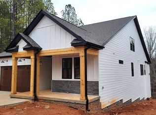 321 Stardust Ln, Seneca, SC 29672