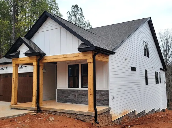 321 Stardust Ln, Seneca, SC 29672