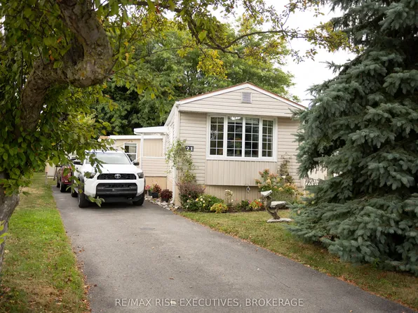 21 Powley Garden Dr, Kingston, ON K7K 6A2