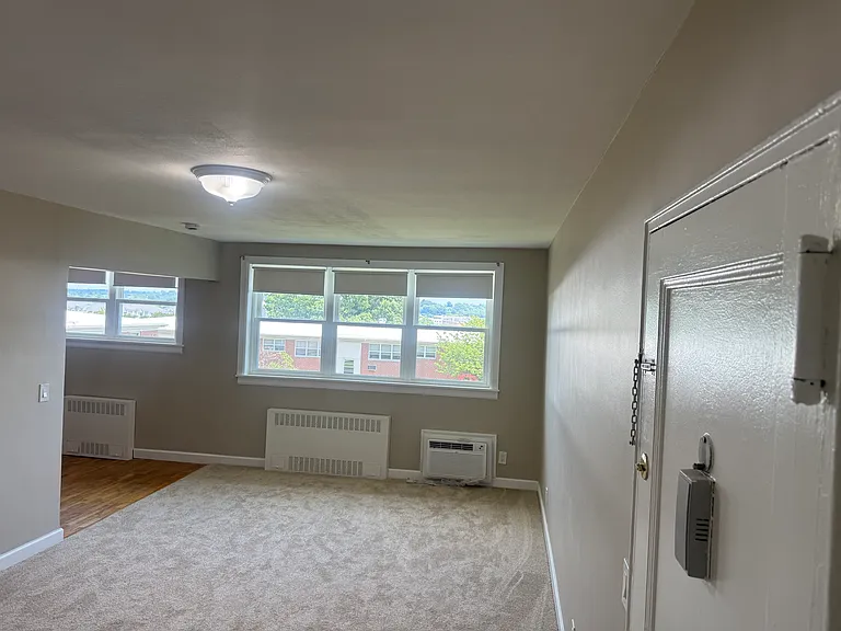 11 Bedford Ave #E4 — Photo 2