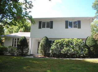 27 Huckleberry Dr S, Norwalk, CT 06850