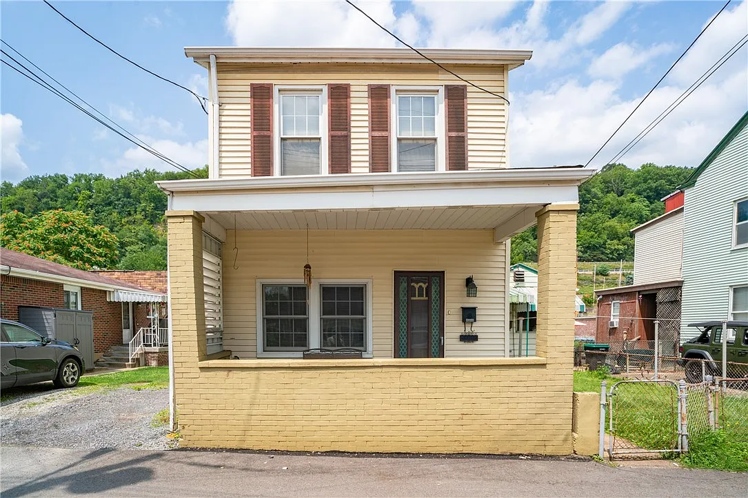 1828 Cecil St photo 1